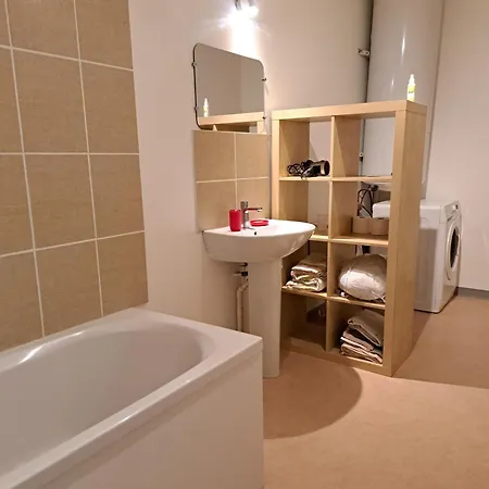 Apartment Proche Centre Et Sur Les Remparts